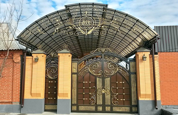 Купить или заказать ворота для дома с навесом - стильные и надежные решения для вашего участка в Сарапуле от 41524 руб | ВоротМастер-Срл